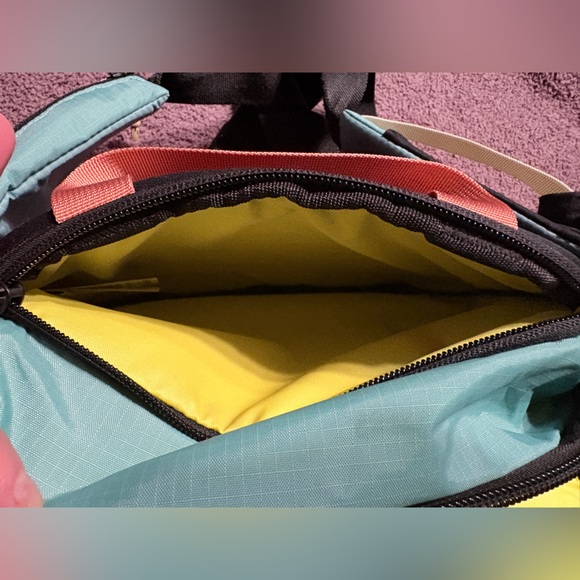 Topo Designs Mountain Hydro Hip Pack Geode Green/Sea Pine Unisex - Picture 3 of 10